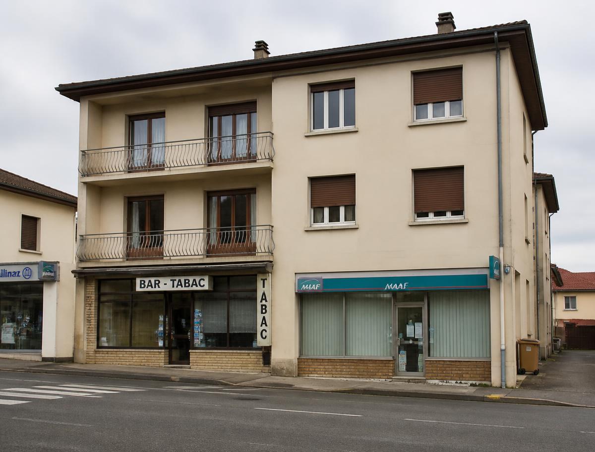 Immeuble mixte avec local commercial en rez-de-chaussée